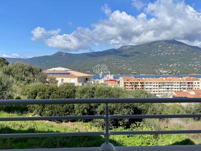 Appartement - 77 m² - 3 pièces