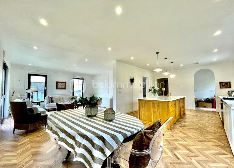 Maison - 145 m² - 6 pièces