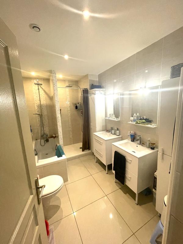 Appartement - 140 m² - 5 pièces