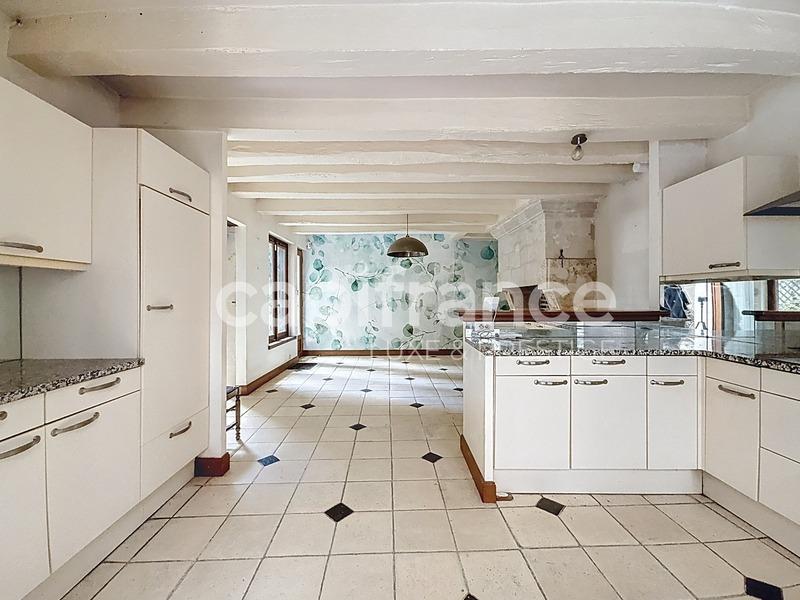 Maison - 235 m² - 7 pièces