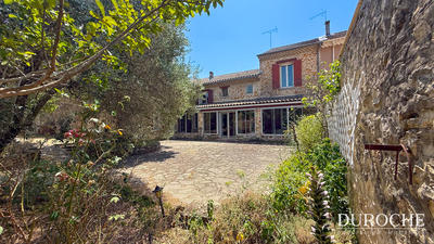 Mas - 245 m² - 7 pièces