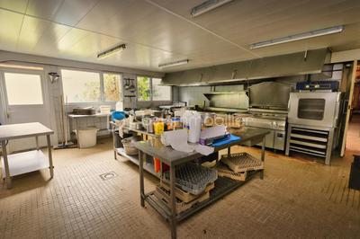 Local commercial - 490 m² - 13 pièces