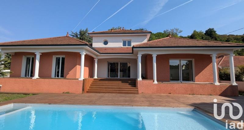 Maison - 180 m² - 6 pièces