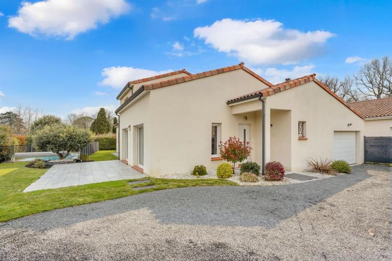 Maison - 165 m² - 6 pièces