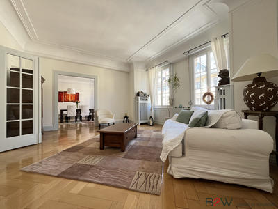 Appartement - 206 m² - 5 pièces