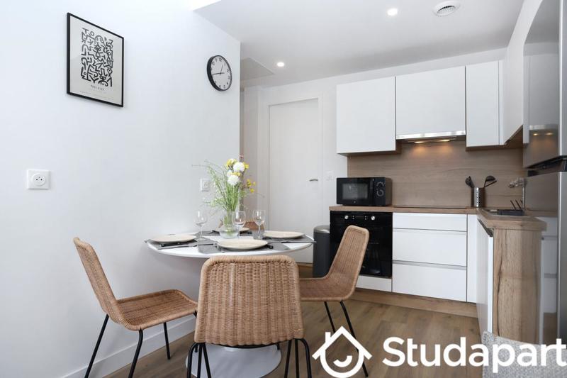 Chambre - 11 m² - 1 pièce