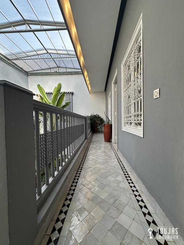 Maison - 350 m² - 7 pièces