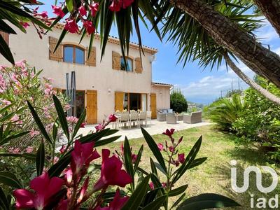 Maison - 134 m² - 4 pièces