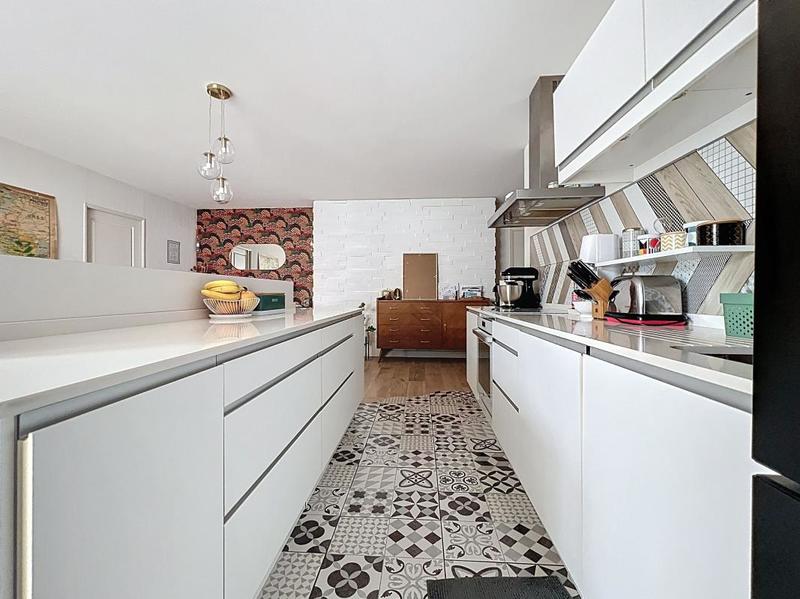 Appartement - 85 m² - 4 pièces