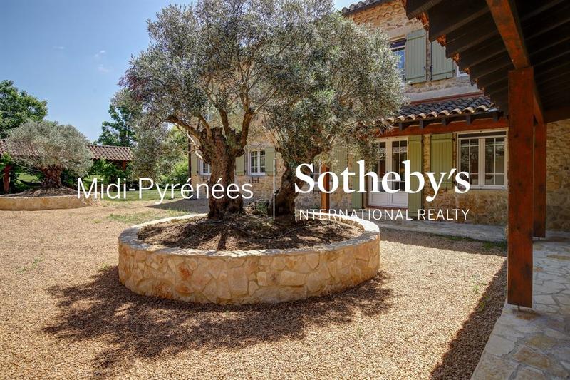 Maison - 625 m² - 17 pièces