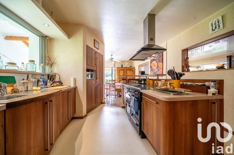 Maison - 346 m² - 11 pièces