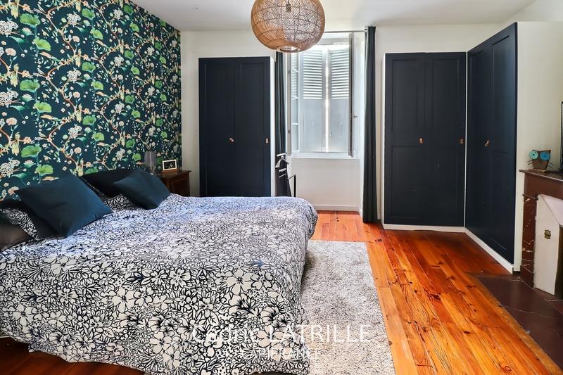 Maison - 248 m² - 12 pièces