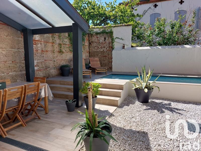 Maison - 263 m² - 8 pièces