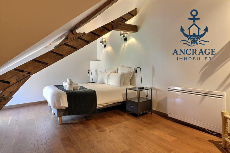 Maison ancienne - 266 m² - 9 pièces