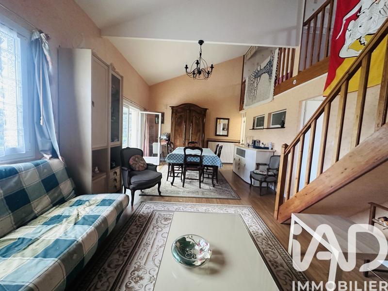 Maison - 207 m² - 9 pièces