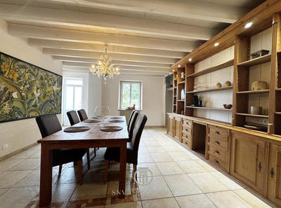 Maison - 221 m² - 7 pièces