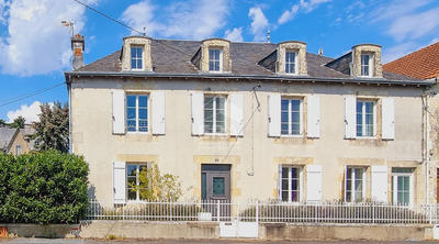 Maison - 264 m² - 9 pièces