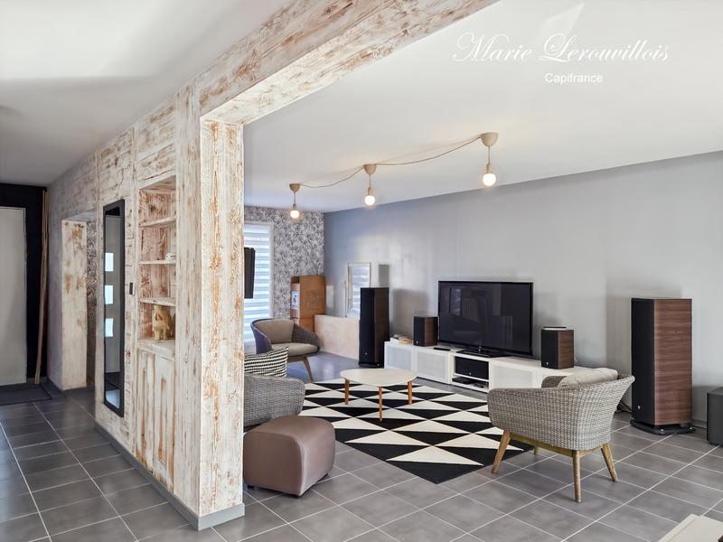 Maison - 152 m² - 8 pièces