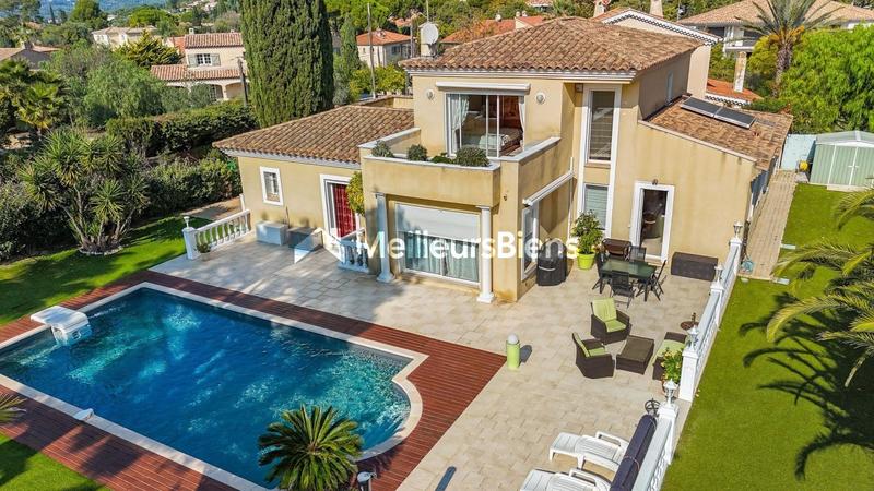 Villa - 176 m² - 6 pièces