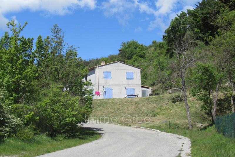 Maison - 235 m² - 5 pièces