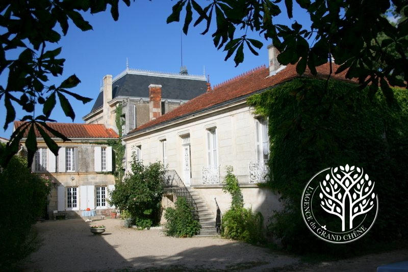 Maison - 435 m² - 16 pièces