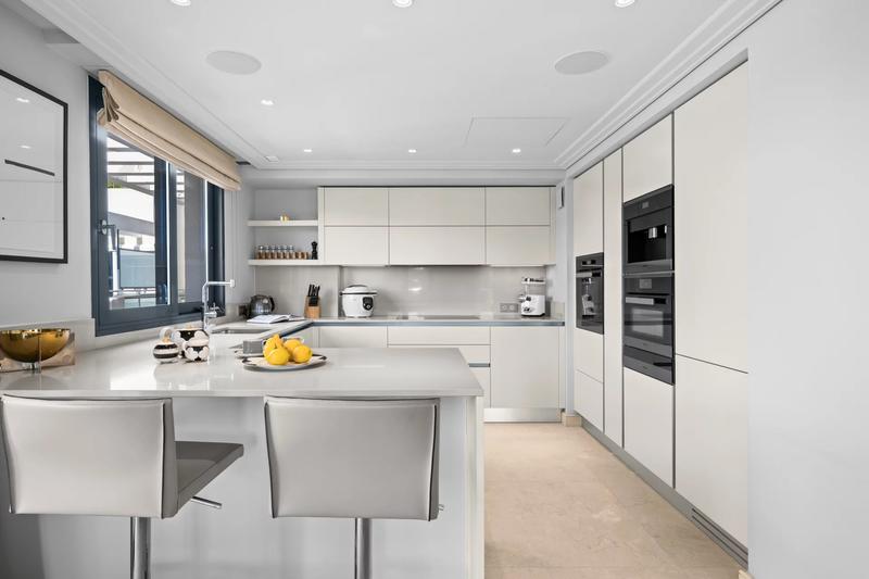 Appartement - 182 m² - 5 pièces