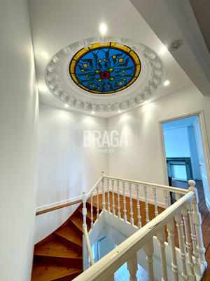 Maison - 227 m² - 7 pièces