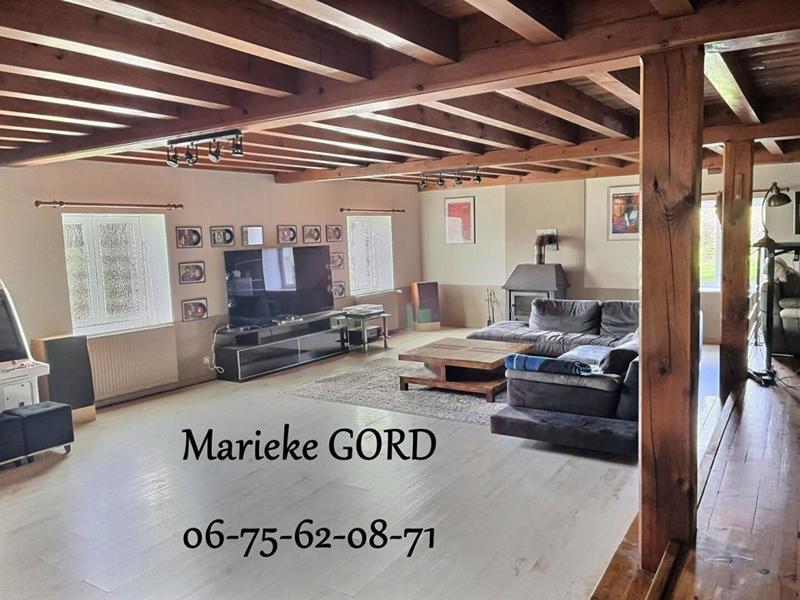 Maison - 248 m² - 9 pièces