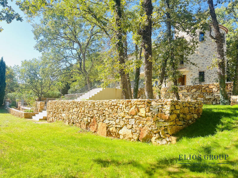 Villa - 310 m² - 10 pièces