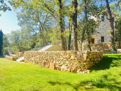 Villa - 310 m² - 10 pièces