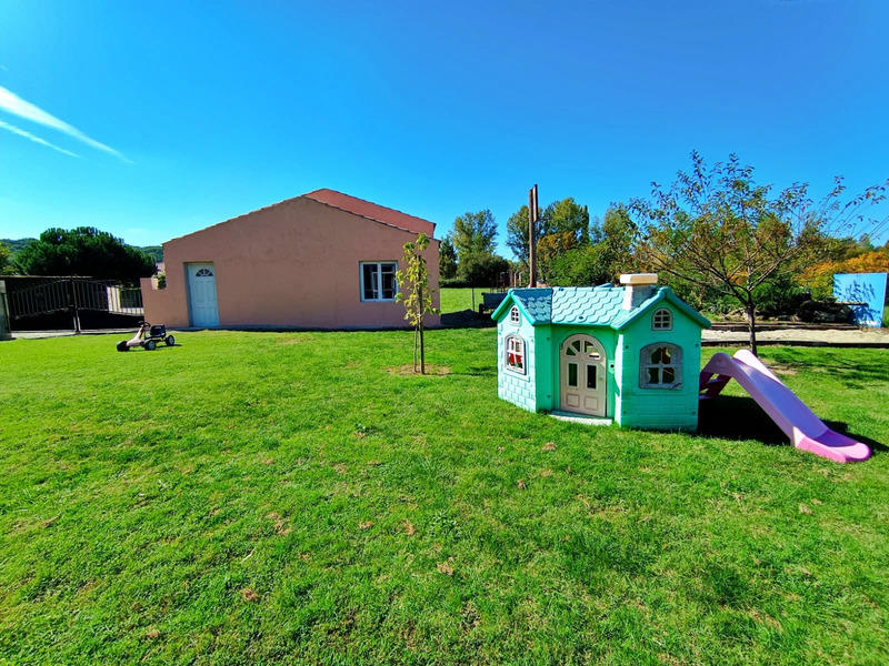 Maison - 253 m² - 9 pièces