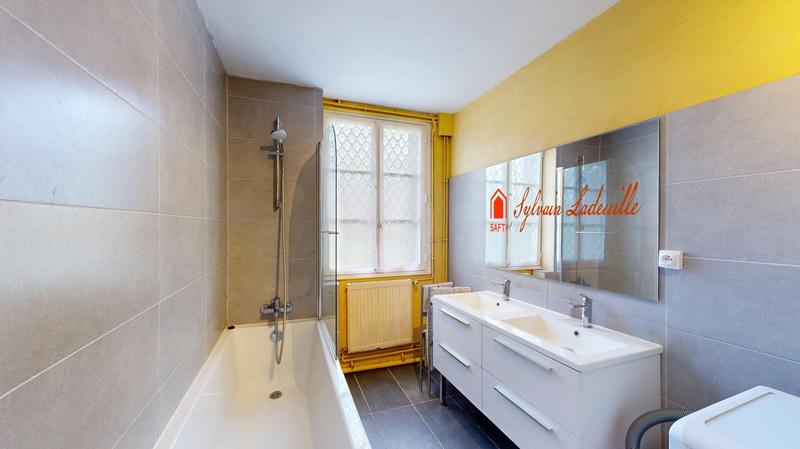 Maison - 135 m² - 6 pièces