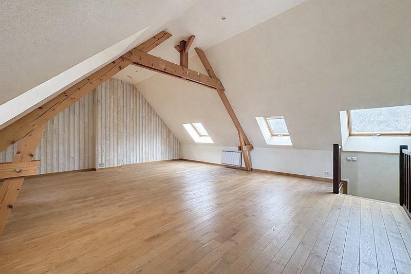 Maison - 202 m² - 8 pièces