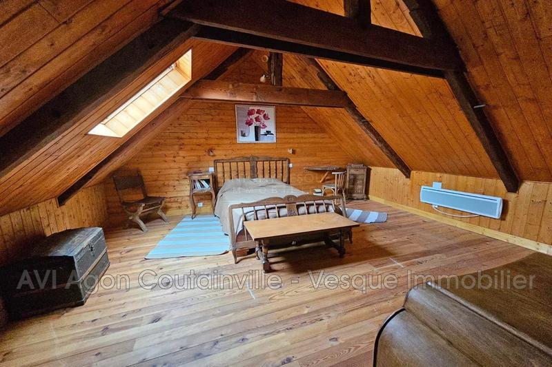 Maison - 270 m² - 11 pièces