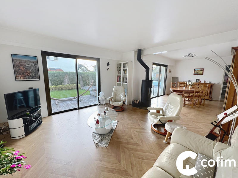 Villa - 163 m² - 6 pièces