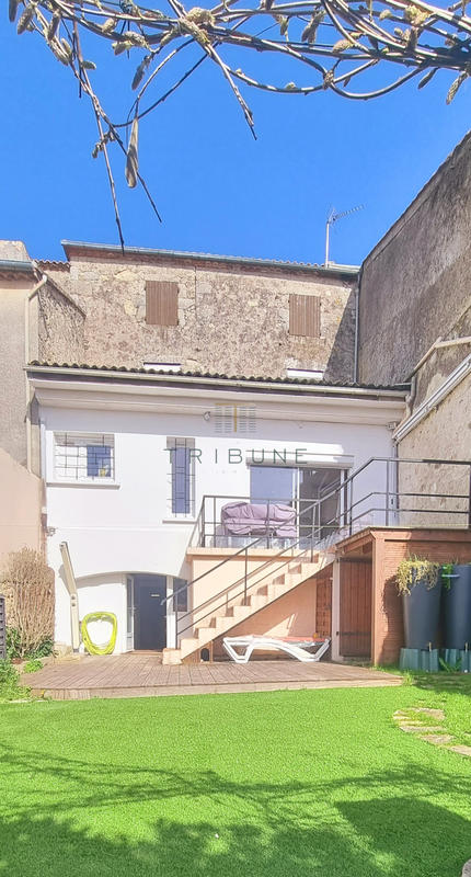 Maison - 292 m² - 10 pièces