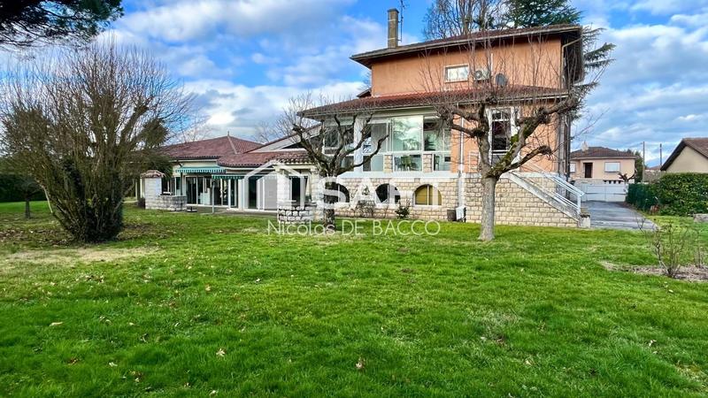 Maison - 253 m² - 10 pièces
