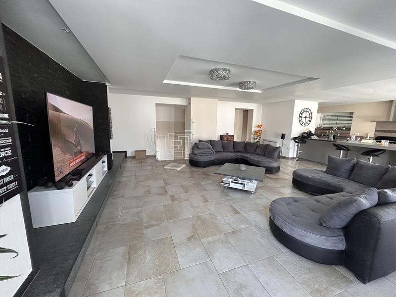 Maison contemporaine - 191 m² - 5 pièces