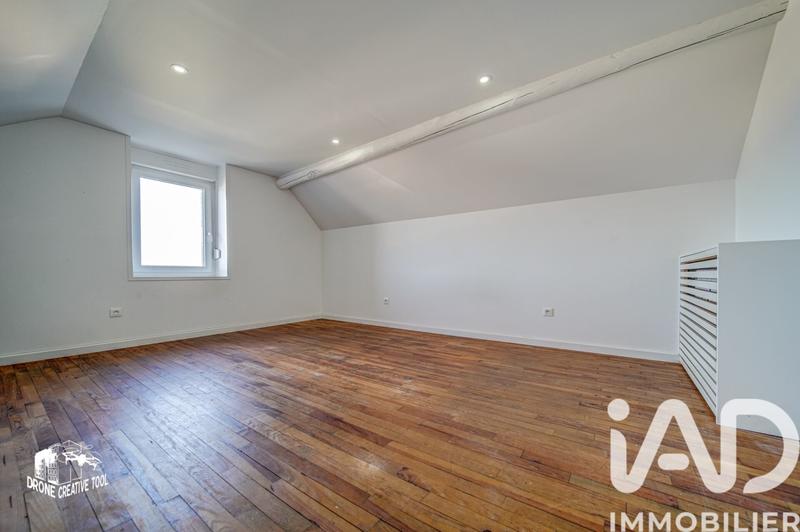 Maison - 201 m² - 7 pièces