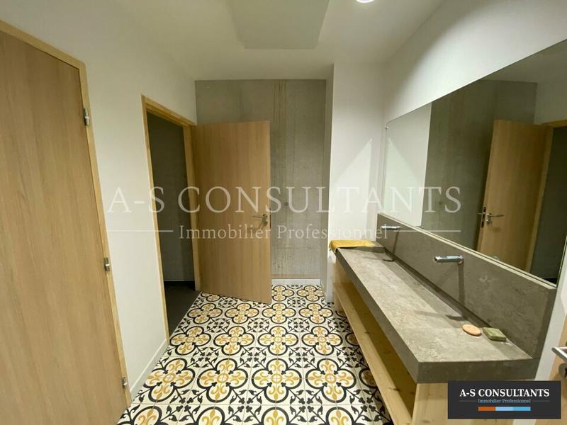 Entrepôt - 1 200 m²