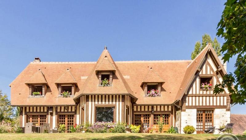 Maison - 268 m² - 8 pièces