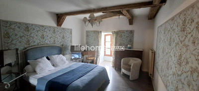 Villa - 185 m² - 6 pièces