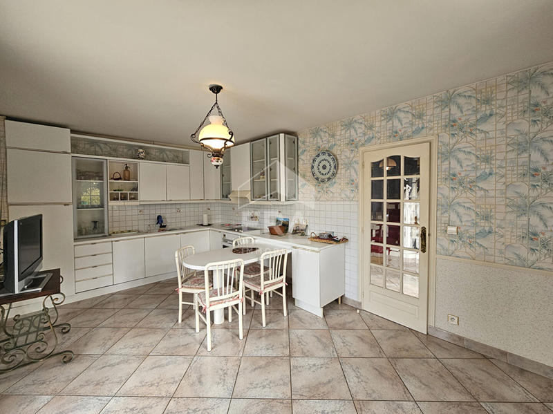 Maison - 196 m² - 5 pièces