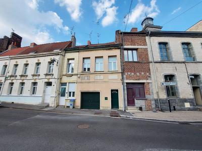 Maison traditionnelle - 145 m² - 9 pièces