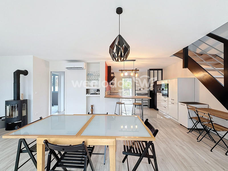 Maison traditionnelle - 138 m² - 6 pièces