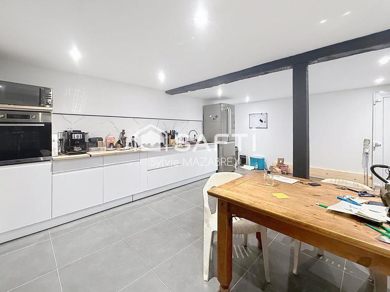 Maison - 215 m² - 8 pièces