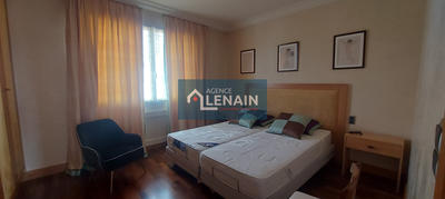 Maison - 162 m² - 9 pièces