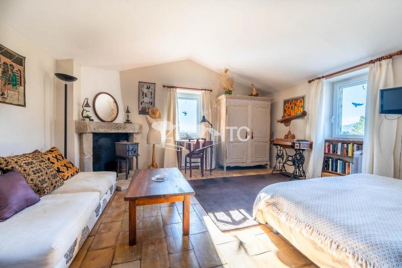 Maison en pierre - 250 m² - 9 pièces