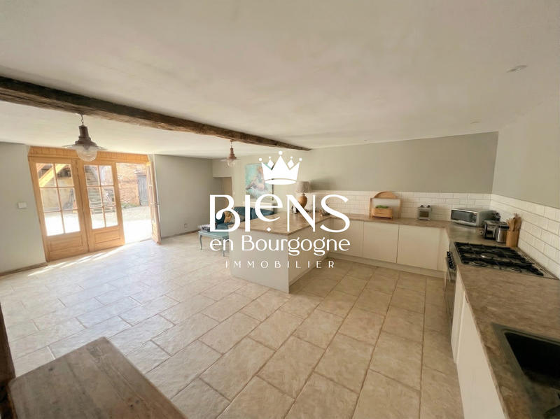 Maison ancienne - 225 m² - 8 pièces