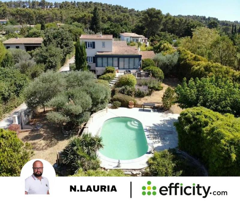 Maison - 180 m² - 8 pièces